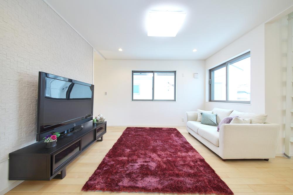 Living. Local (11 May 2013) Shooting