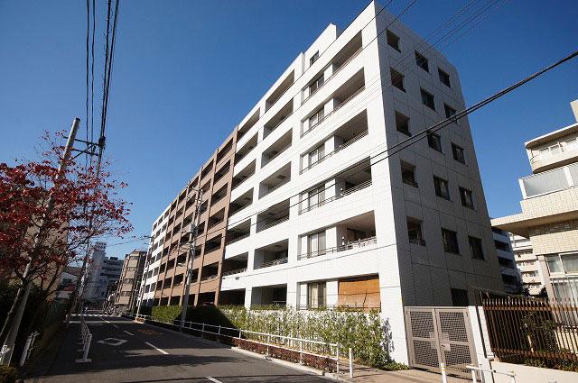 Local appearance photo. Local (12 May 2013) Shooting