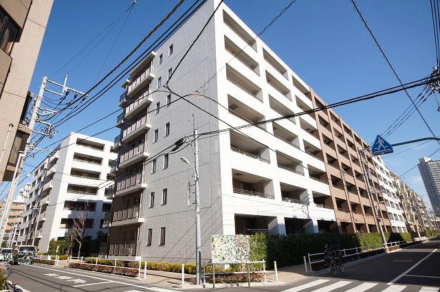 Local appearance photo. Local (12 May 2013) Shooting