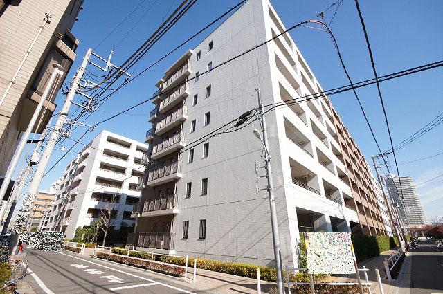 Local appearance photo. Local (12 May 2013) Shooting