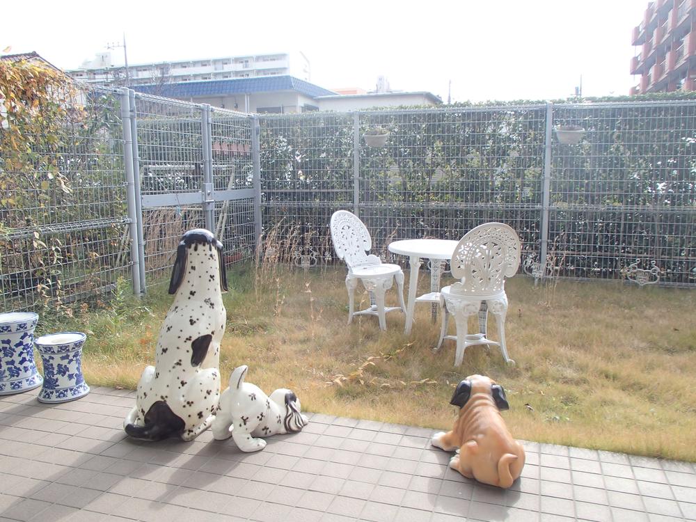 View photos from the dwelling unit. Private garden (12 May 2013) Shooting