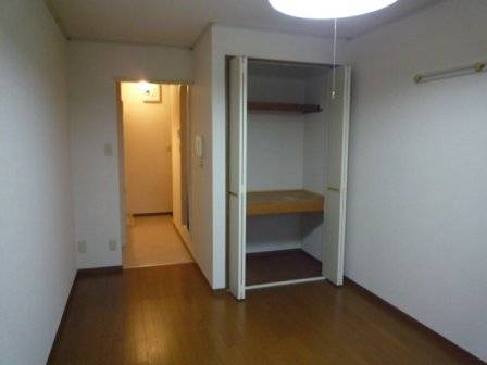 Living and room. Western-style black - georgette