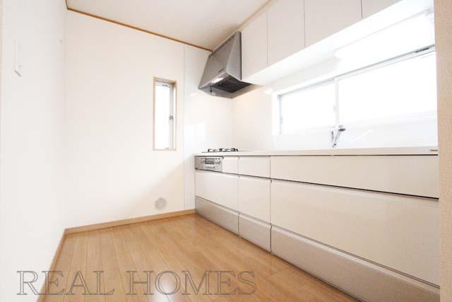 Kitchen. Indoor (11 May 2013) Shooting 1 Building