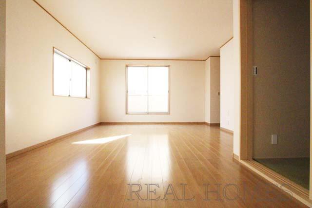 Living. Indoor (11 May 2013) Shooting 1 Building