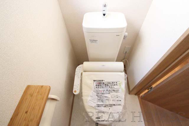 Toilet. Indoor (11 May 2013) Shooting 4 Building