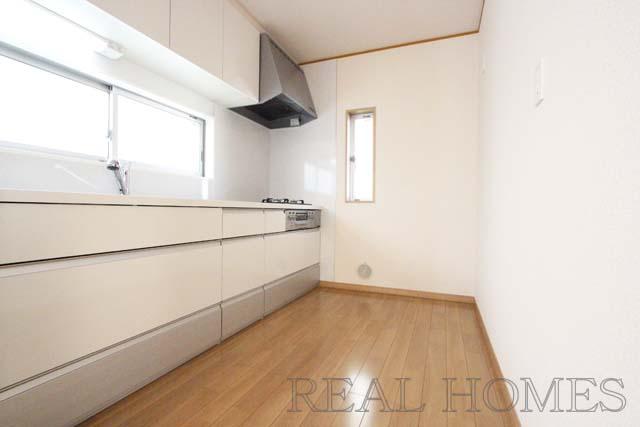 Kitchen. Indoor (11 May 2013) Shooting 7 Building