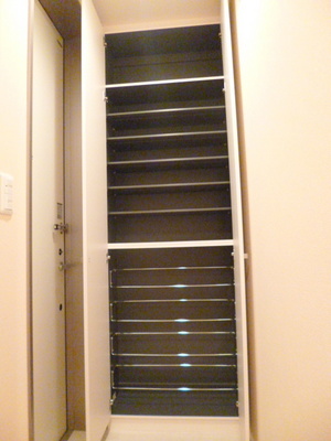 Entrance. Similar property is a reference photo