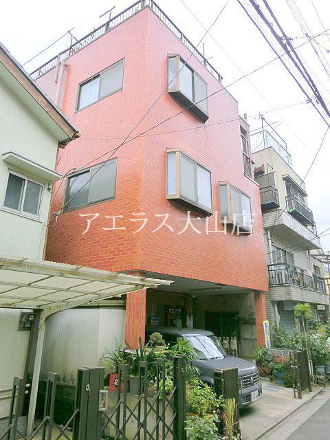 Building appearance. Building appearance