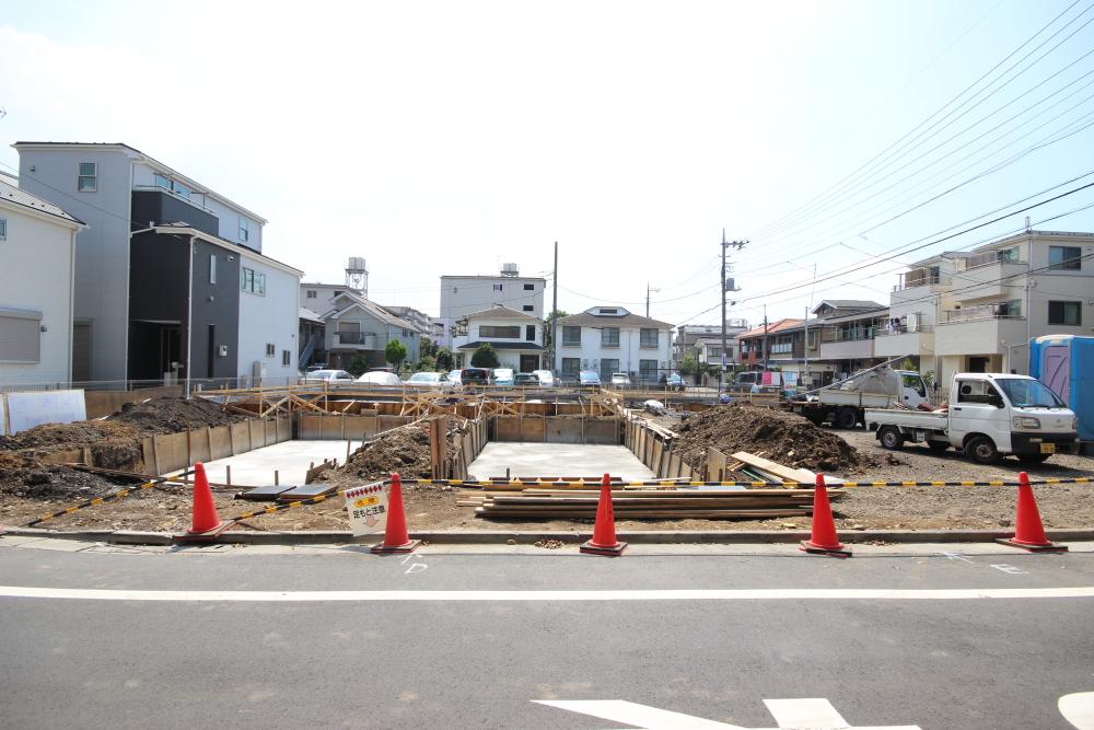 Local photos, including front road. Local (July 2013) Shooting