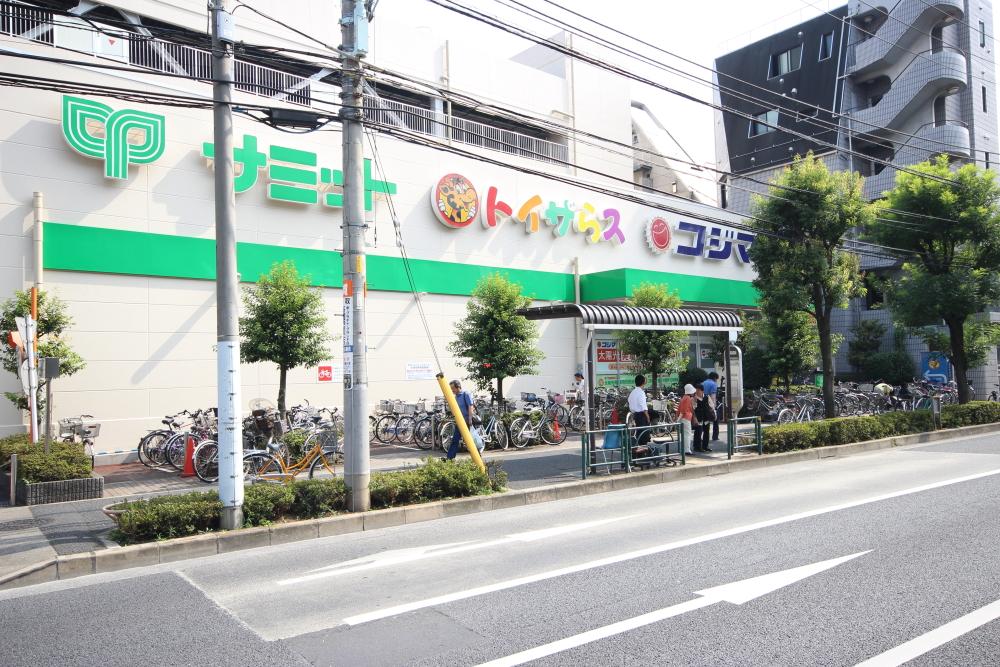 Shopping centre. 651m to Toys R Us Itabashi Shimura shop