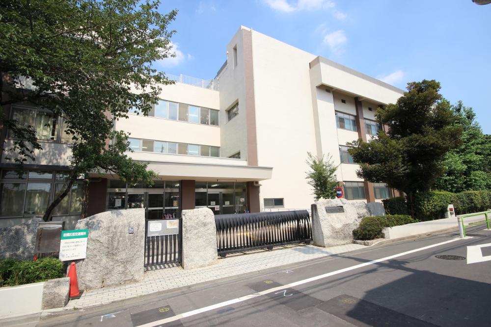 Primary school. 439m until Itabashi Shimura Sakashita Elementary School