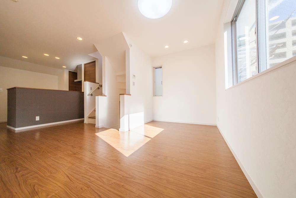 Living. Popular face-to-face kitchen