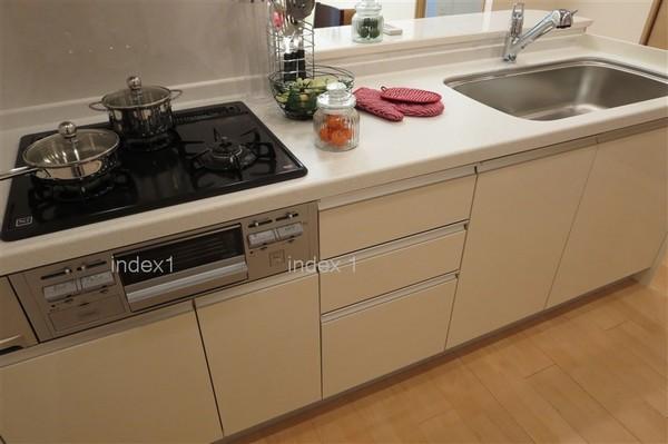 Itabashi-ku, Tokyo Komone 2