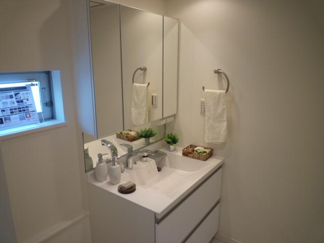 Wash basin, toilet. Example of construction