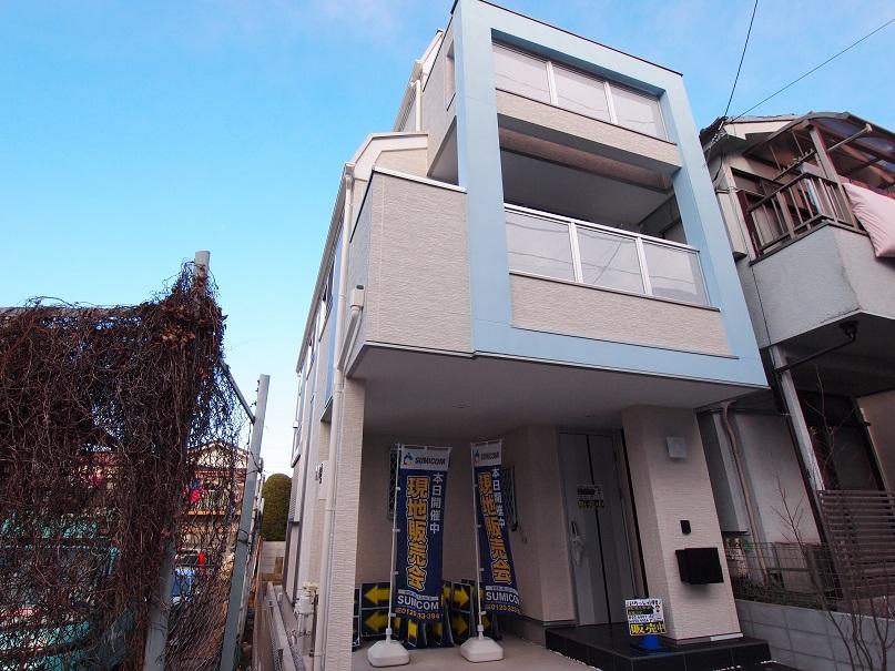 Local appearance photo. - West side is a large vacant and open - Per imposing completed [Your preview] receive