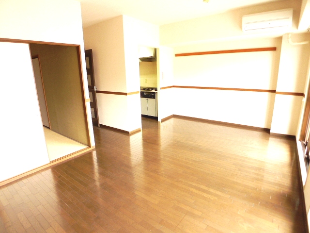 Living and room. CATV + NTT light Already introduced a because it is unnecessary construction