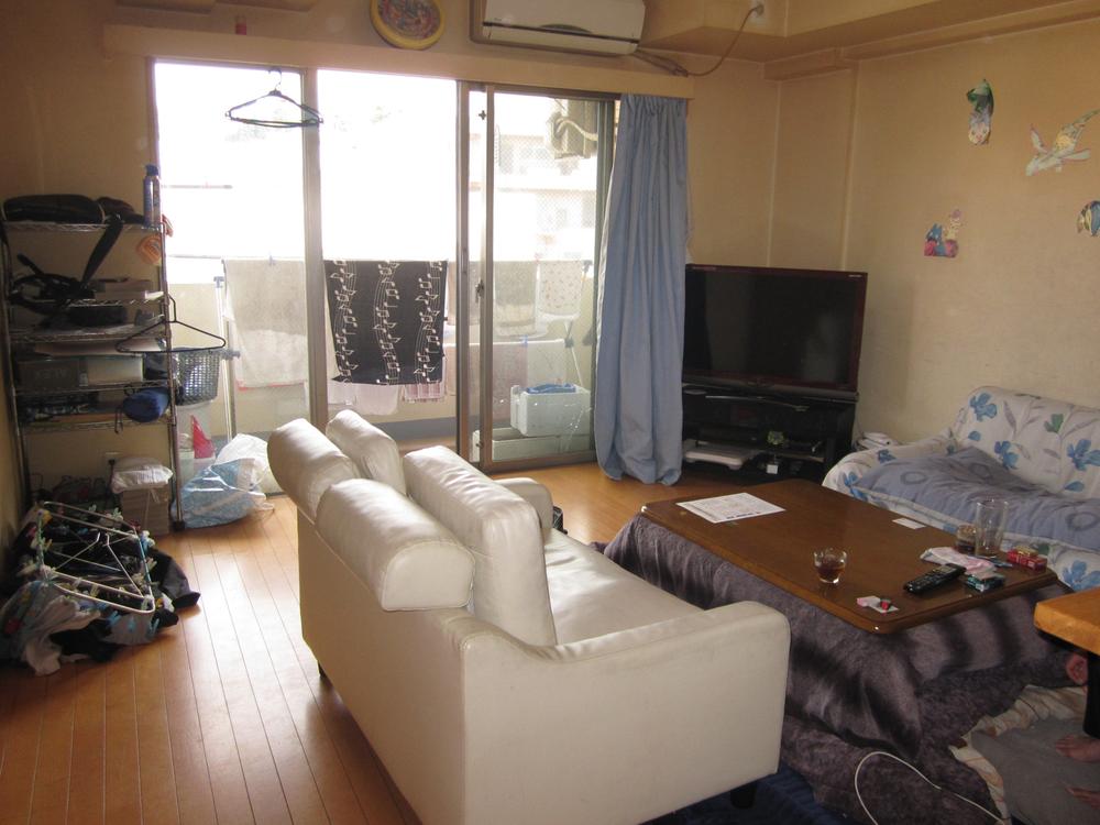 Living. Indoor (April 2013) Shooting