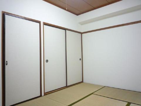 Receipt. There between the storage space 1