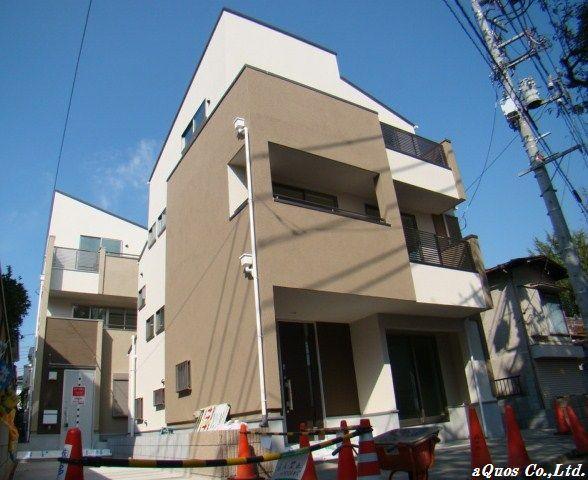 Local appearance photo. Local (11 May 2013) Shooting