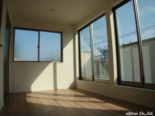 Non-living room. Indoor (11 May 2013) Shooting