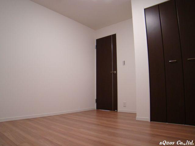 Non-living room. Indoor (11 May 2013) Shooting