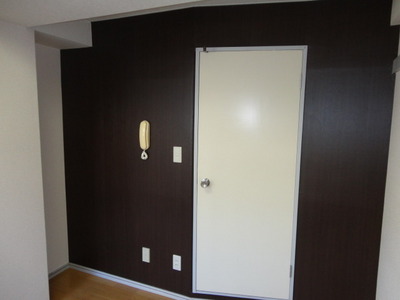 Living and room. Accent Cross fashionable. 