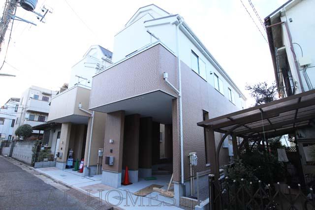 Local appearance photo. Local (12 May 2013) Shooting