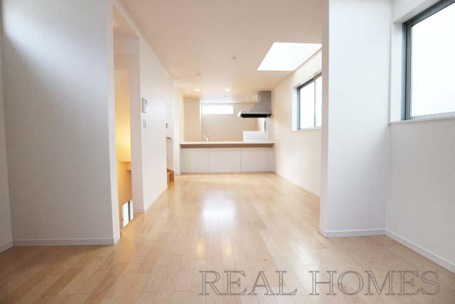 Living. Local (12 May 2013) Shooting