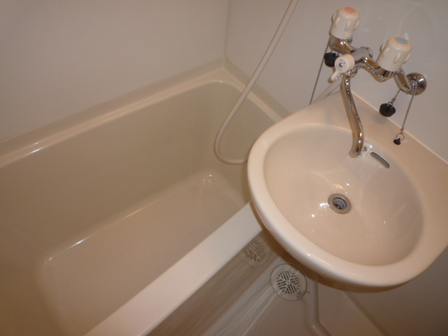 Bath. bus ・ Wash basin