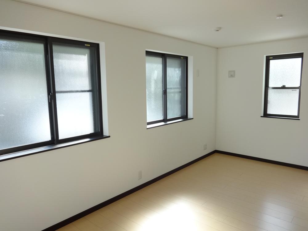 Non-living room. Indoor (11 May 2013) Shooting