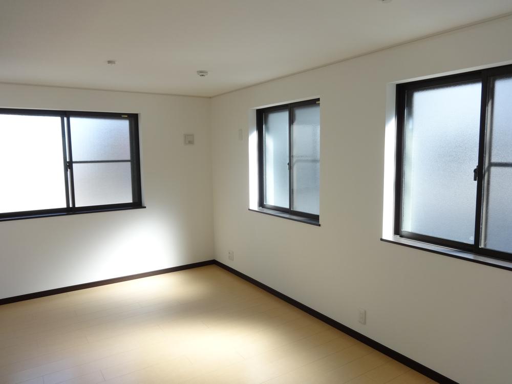 Non-living room. Indoor (11 May 2013) Shooting