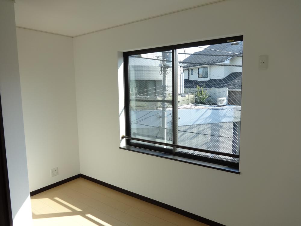 Non-living room. Indoor (11 May 2013) Shooting