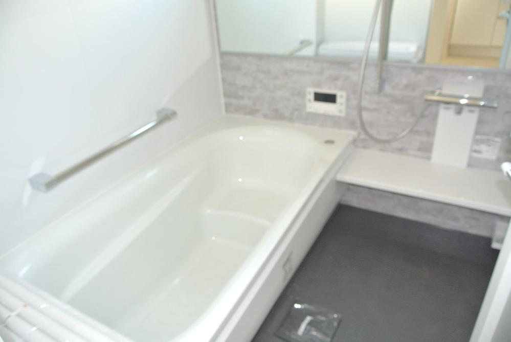 Bathroom. Local (12 May 2013) Shooting