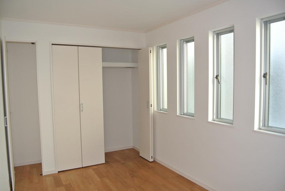 Non-living room. Local (12 May 2013) Shooting