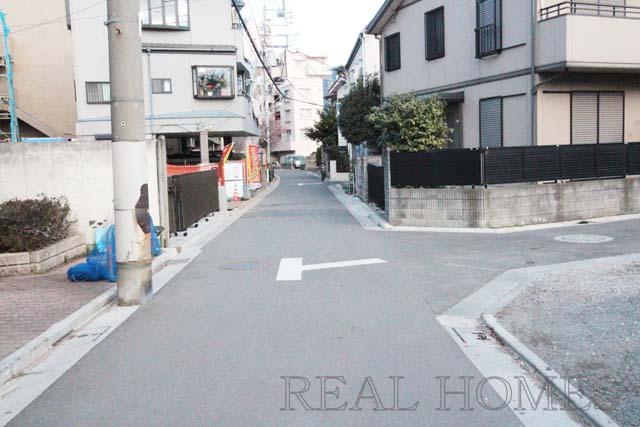 Local photos, including front road. Local (12 May 2013) Shooting