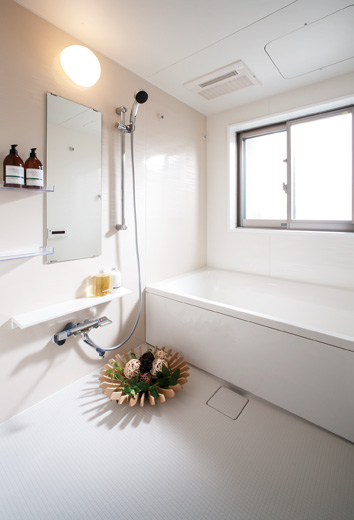 Bathing-wash room.  [bathroom] On the floor of the bathroom, A simple square shape, Drainage has adopted the well dry easy plane floor. It is safe slip.