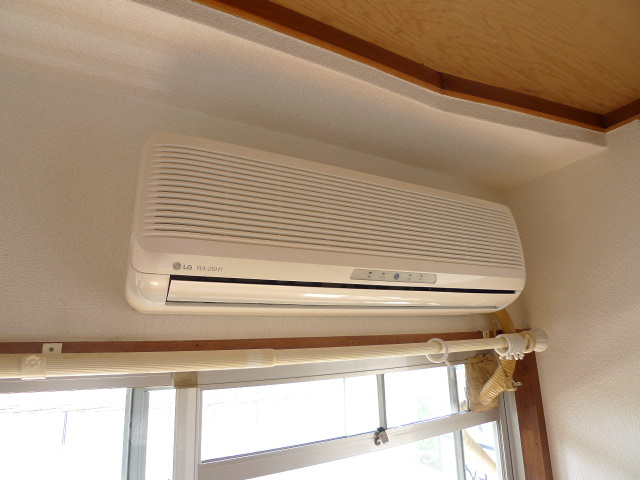 Other Equipment. Summer and winter comfort in the air-conditioned! !