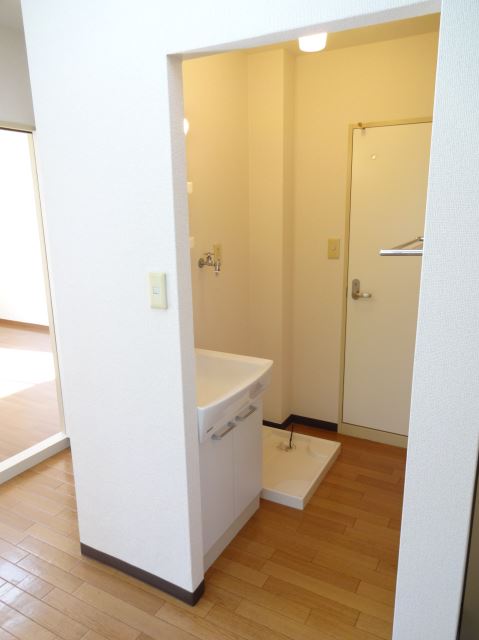 Washroom. Undressing space spacious