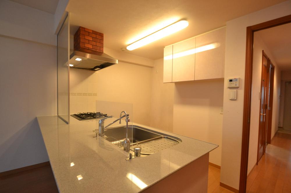 Kitchen. Local (12 May 2013) Shooting