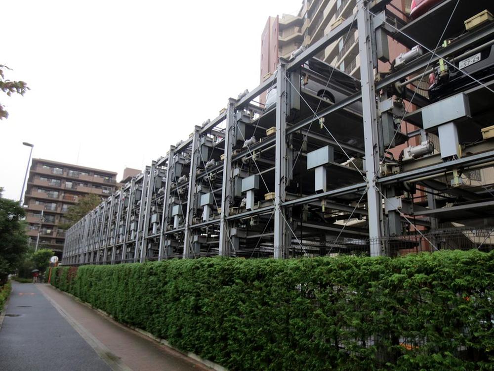 Parking lot. Mechanical parking