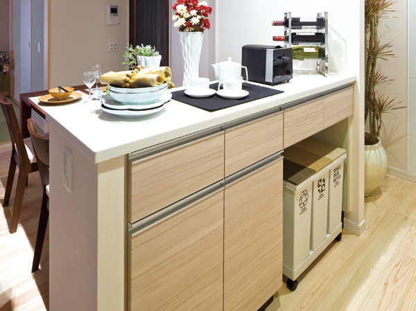Kitchen.  [Back counter] Plan provided a convenient back counter in the kitchen are also available. It works to support the housework. (B type)
