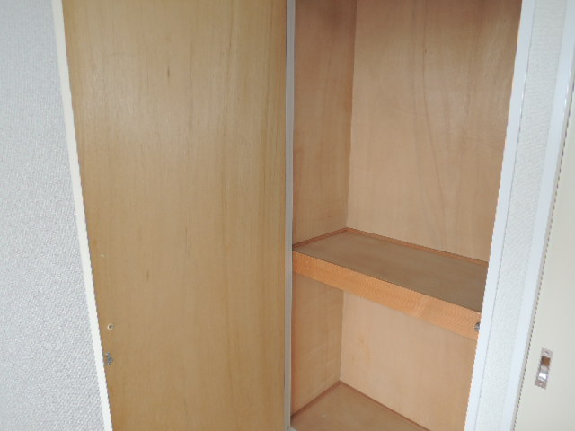 Receipt. Storage of Japanese-style room