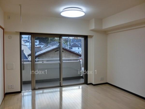 Living. Bright living room you can relax and quiet