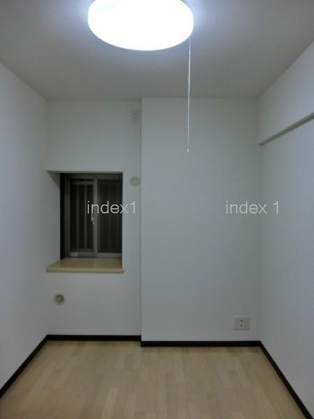 Non-living room. It is a color to suit with any furniture ☆