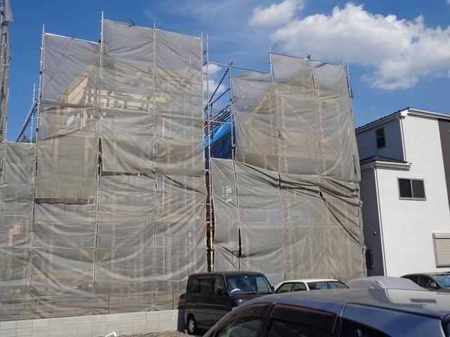 Local appearance photo. It is seen from the west side, Good of properties per yang