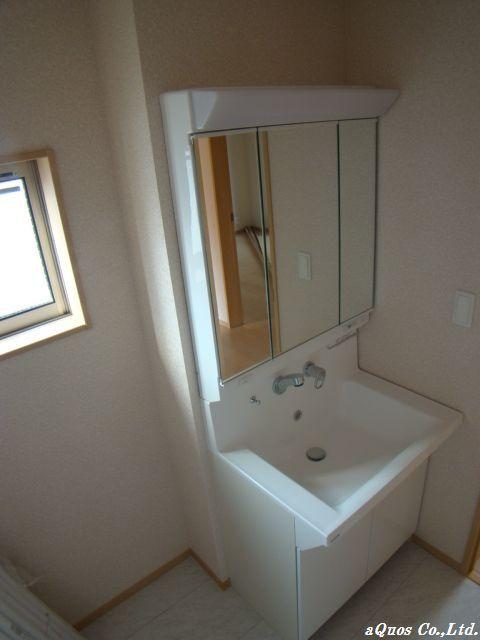 Same specifications photos (Other introspection). Same specifications