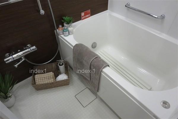 Bathroom. Image 6 (bus) image 7 (bedroom) image 8 image 9 (entrance) image 10 (Western-style) Convenient add 炊 function & dryer with bus