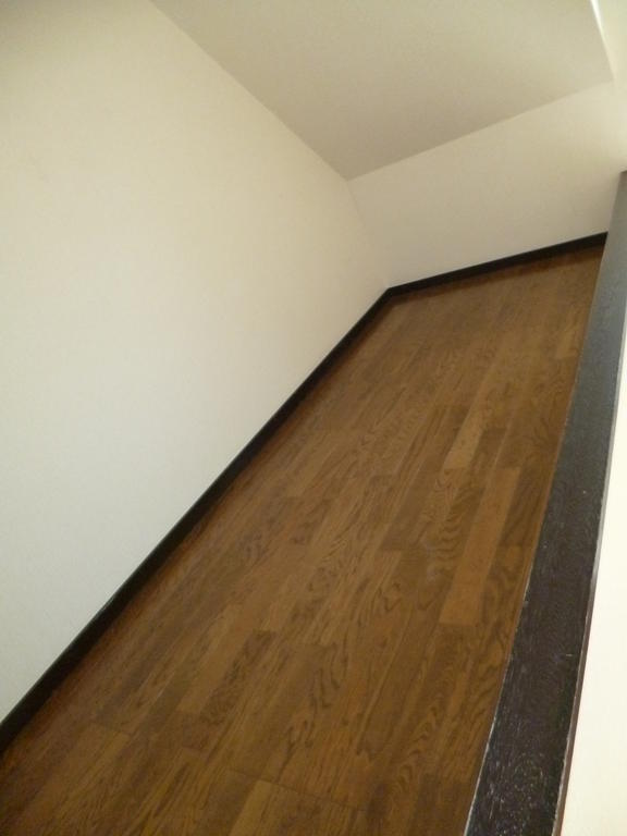 Other room space. loft