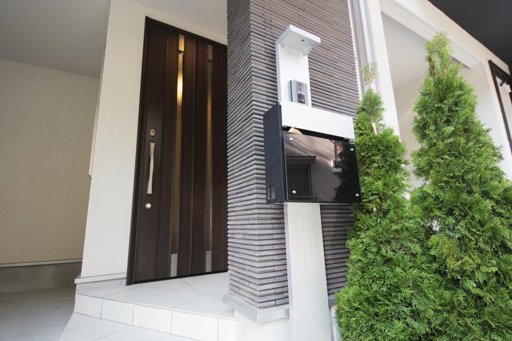 Local appearance photo. Stylish appearance