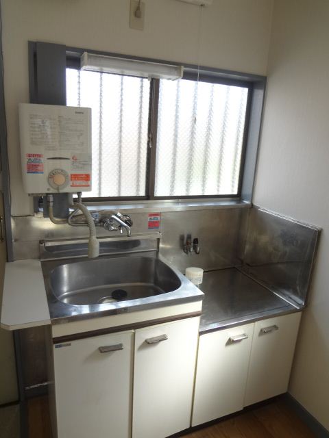 Kitchen. Two-burner stove installation Allowed